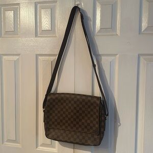 Authentic Louis Vuitton Damier Ebene Messenger Bag